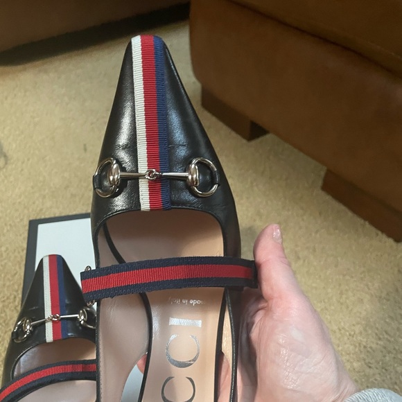 Gucci women’s shoes size 37 Euro. Perfect condition!! - Picture 2 of 11
